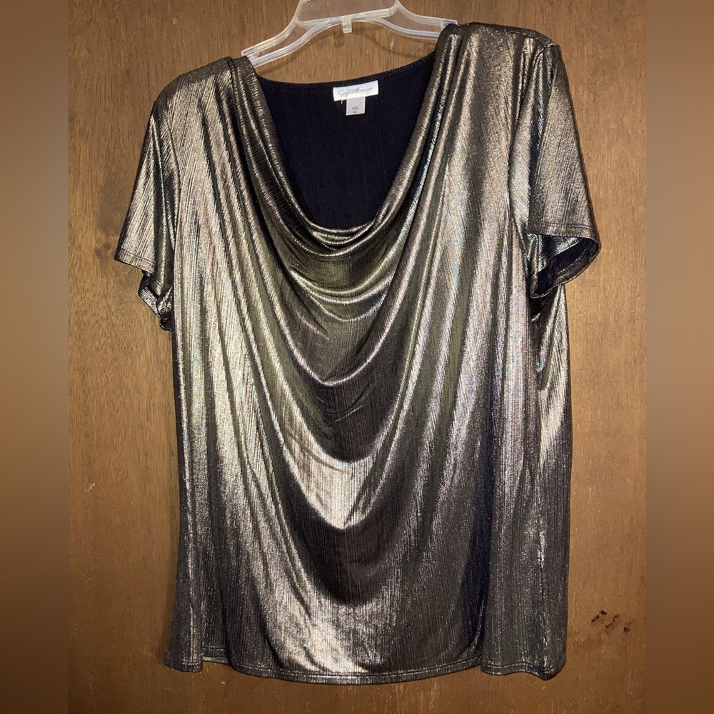 Dressy gold sparkly top.  Good for the holidays!  Size XXL